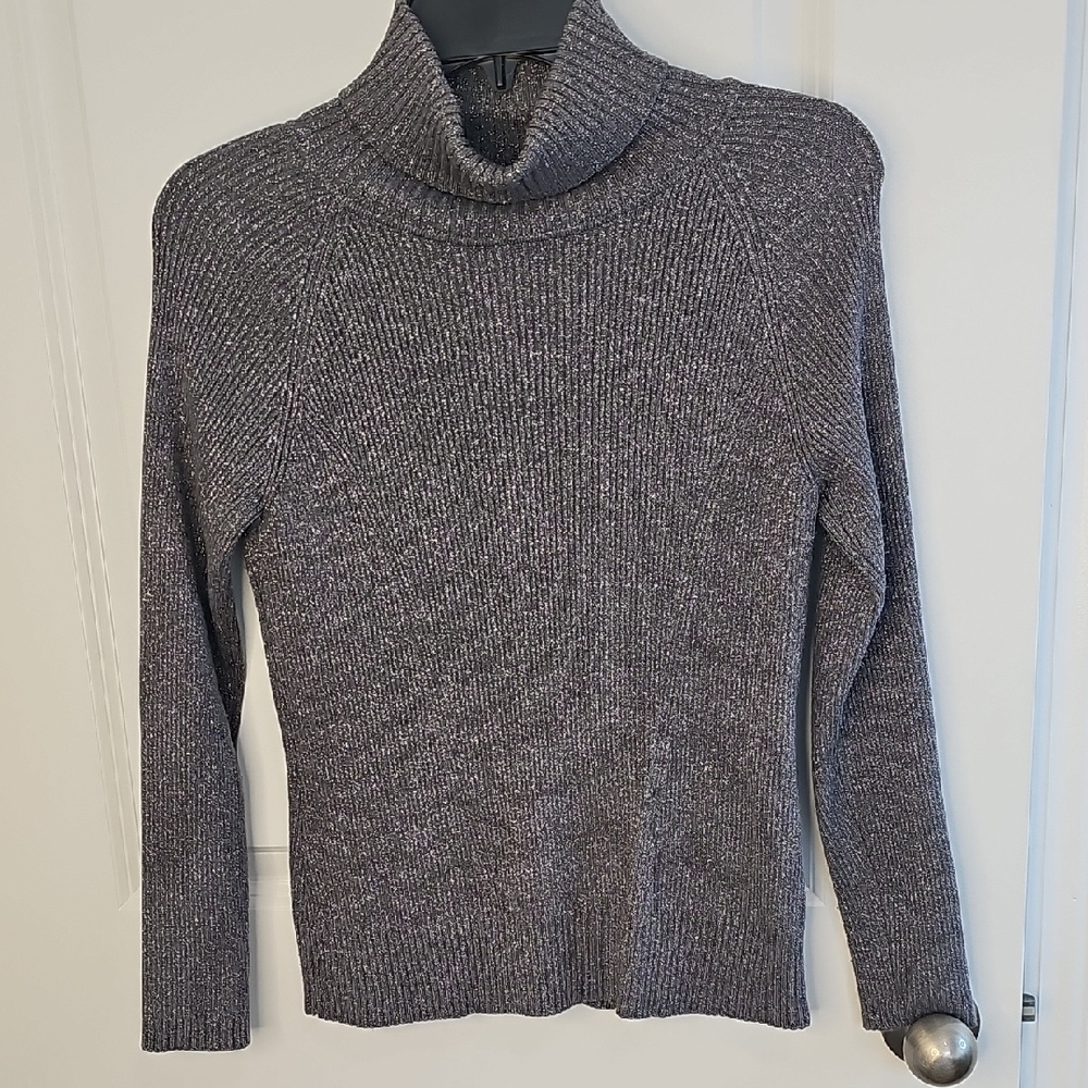 Elegant Charcoal Turtleneck Sweater‎